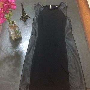 Sleeveless mini LBD.